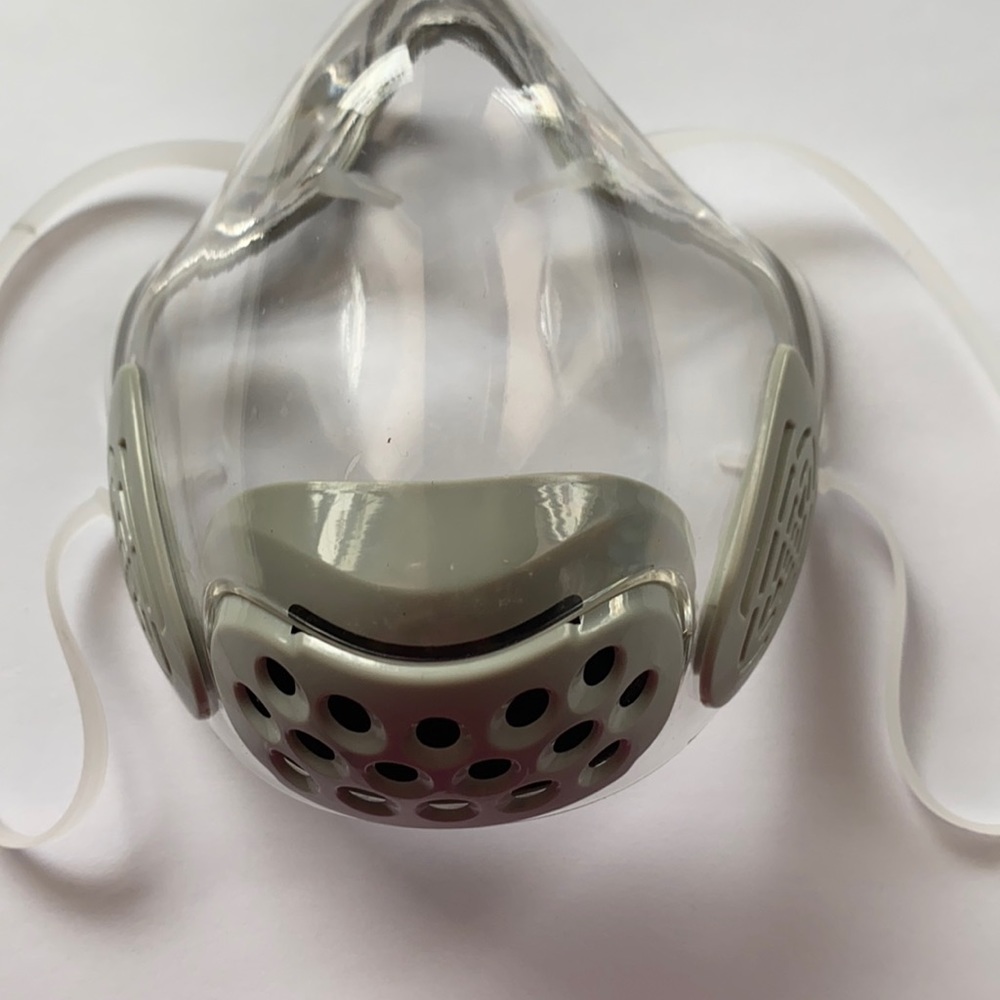 Clear hard plastic reusable filtered mask. (New)